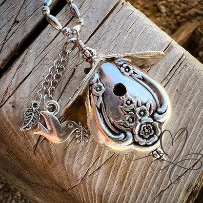 🔥⏰Final 3 Hours: Only $12.99 ✨The 1951 "Magnolia" Birdhouse Necklace