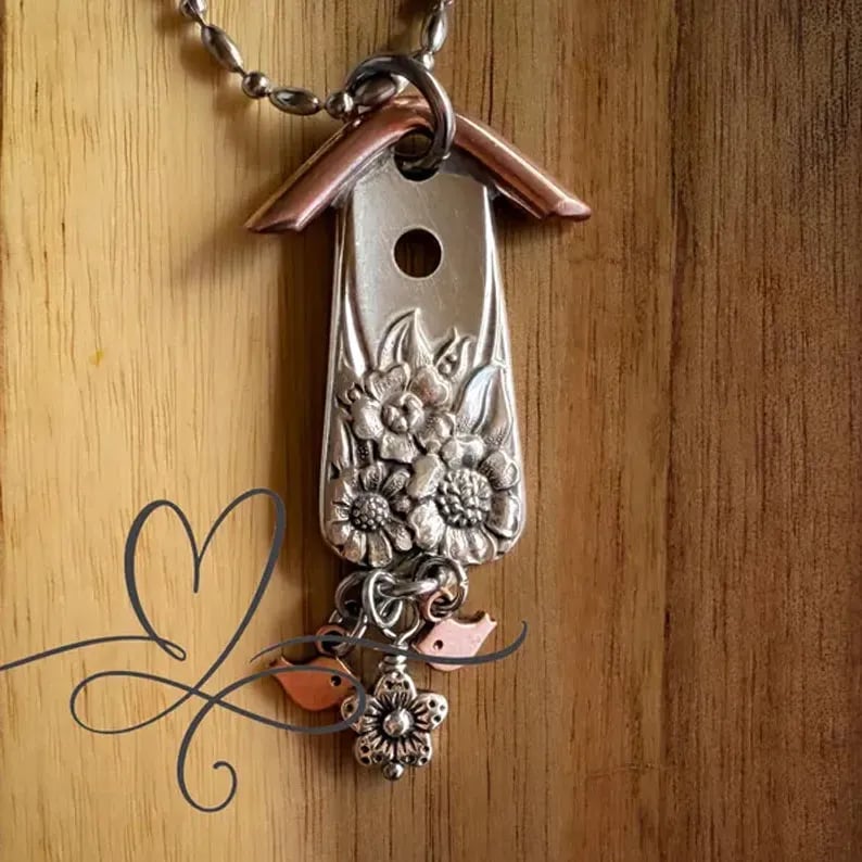 🔥⏰Final 3 Hours: Only $12.99 ✨The 1951 "Magnolia" Birdhouse Necklace