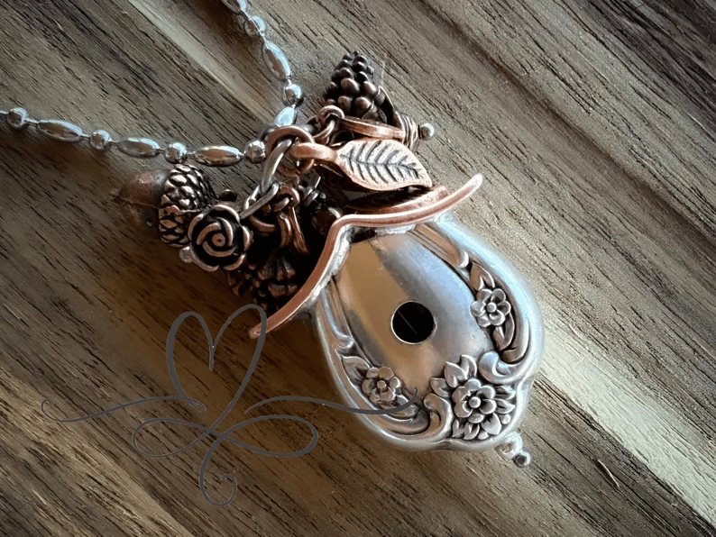 🔥⏰Final 3 Hours: Only $12.99 ✨The 1951 "Magnolia" Birdhouse Necklace